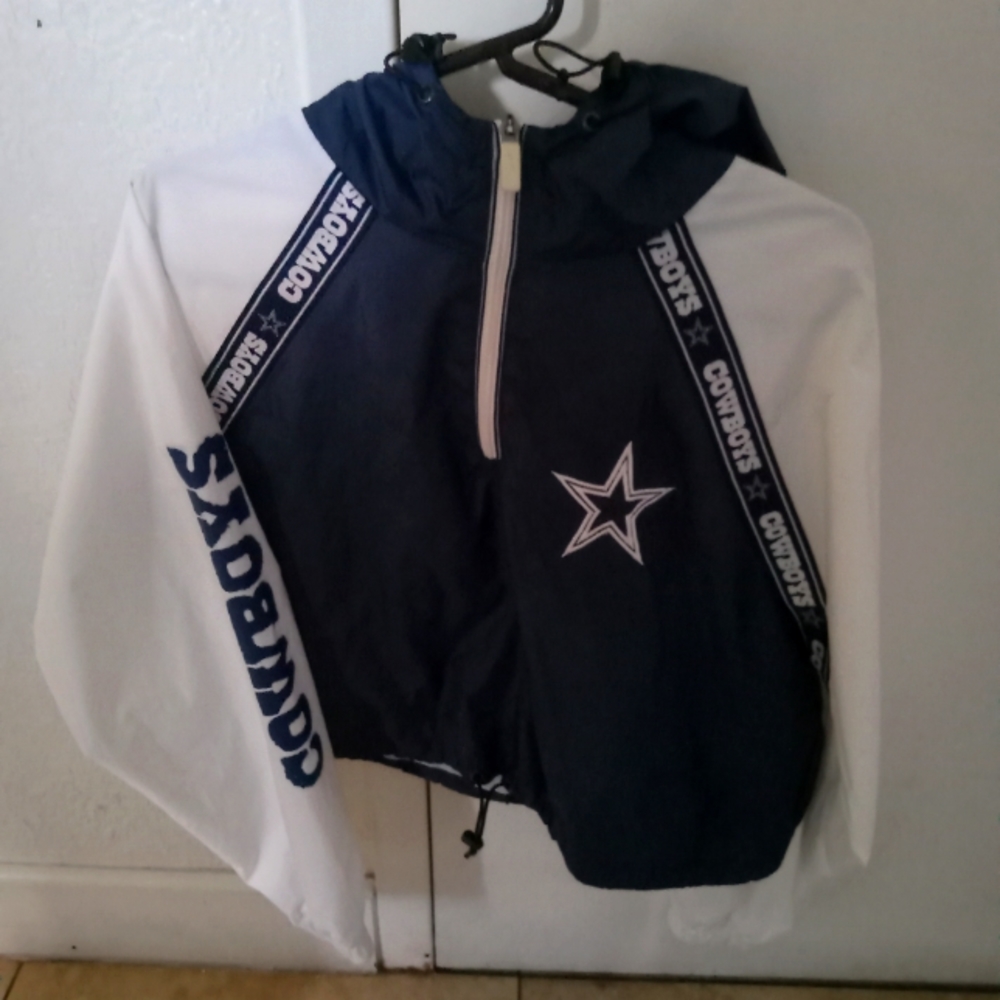 NFL Team Authentic Dallas Cowboys Women's Crop Top Windbreaker insulated jacket